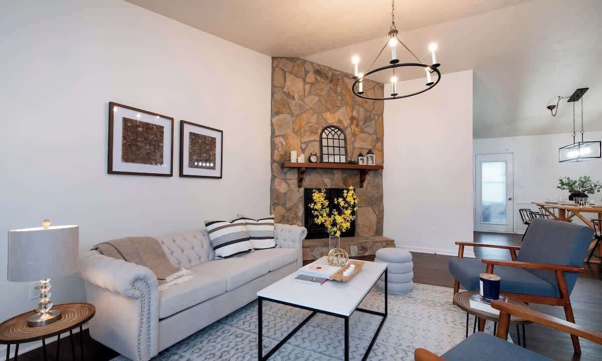 Photo of Livingroom in Lawrenceville