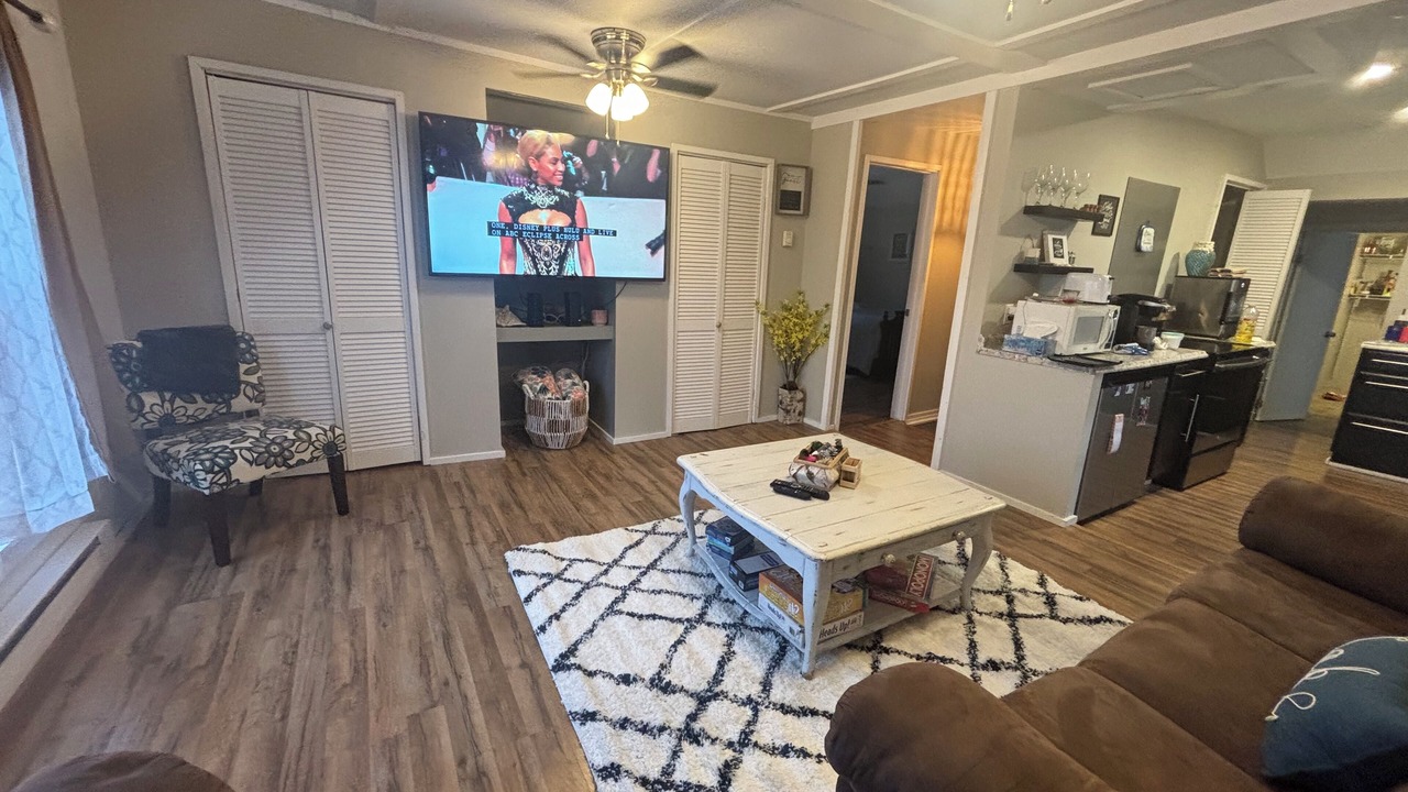 Photo of Livingroom in Sylvan Beach