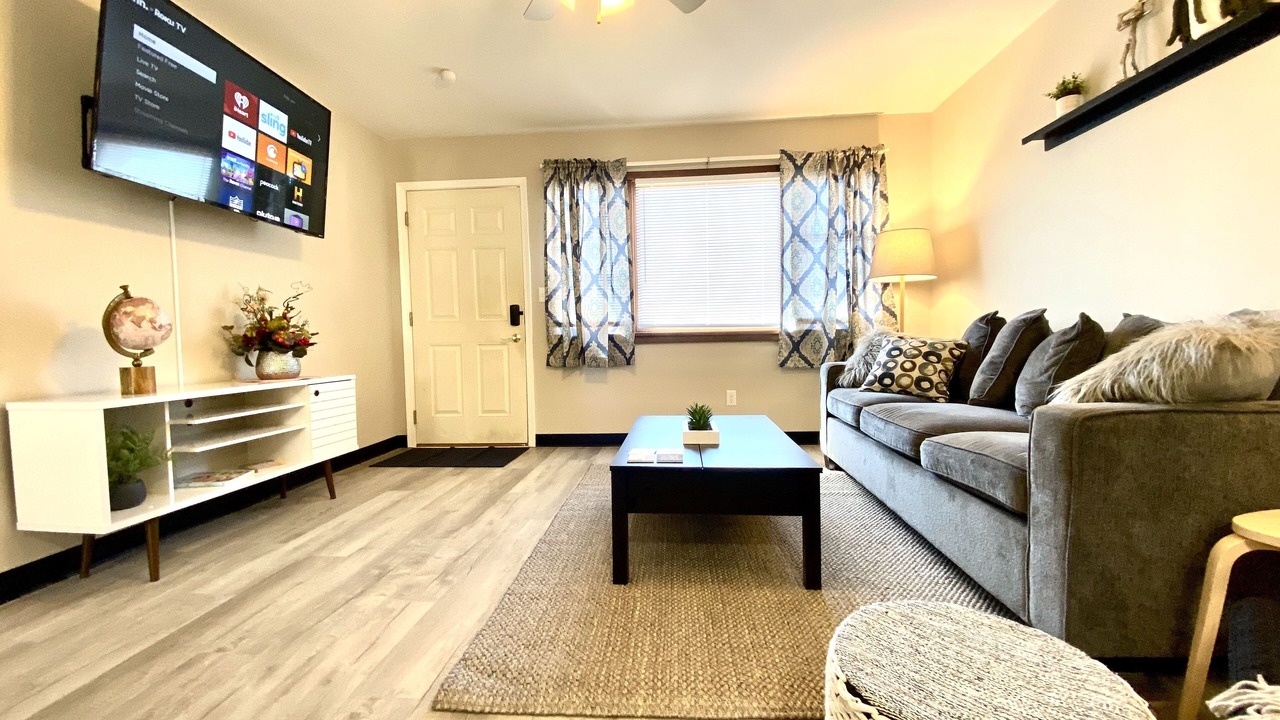 Photo of Livingroom in Coralville