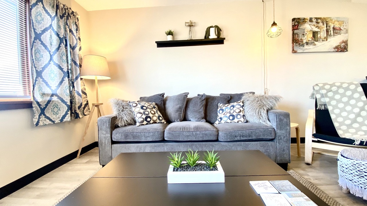 Photo of Livingroom in Coralville