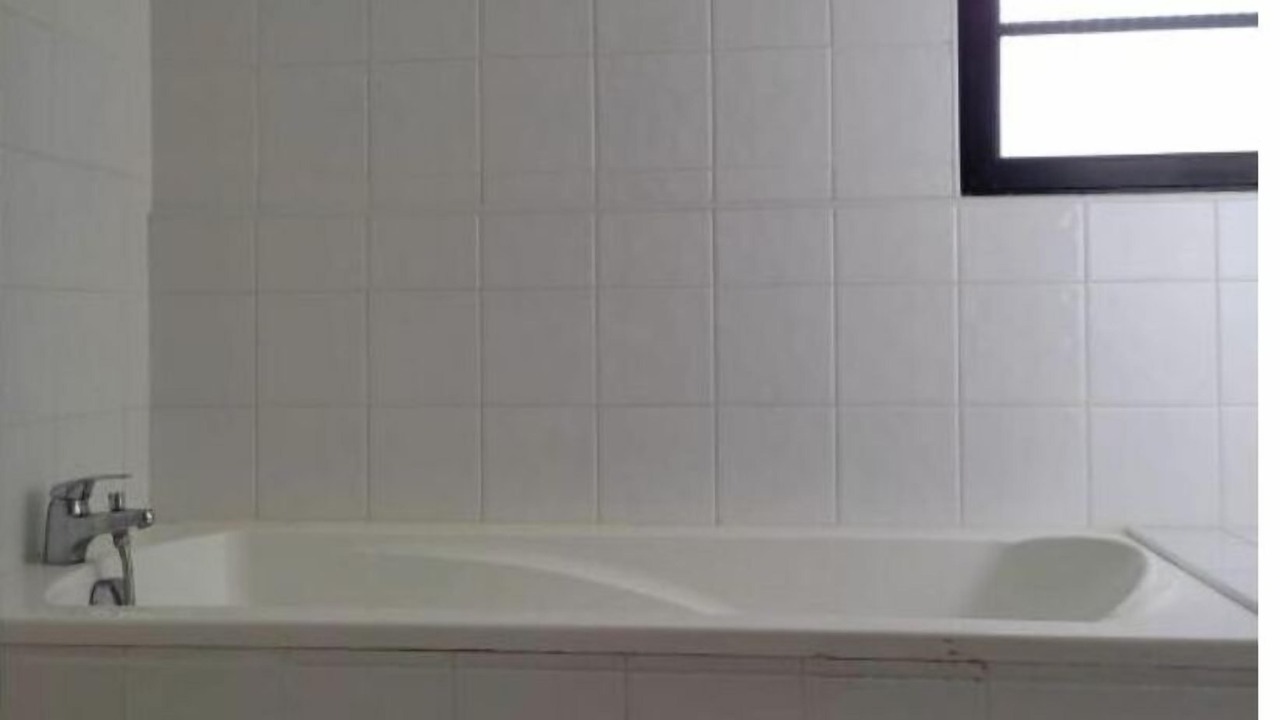 Photo of Bathroom in Messanges