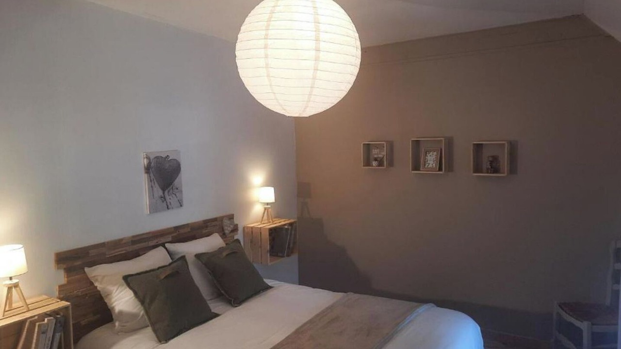 Photo of Bedroom in Neuilly-la-Foret