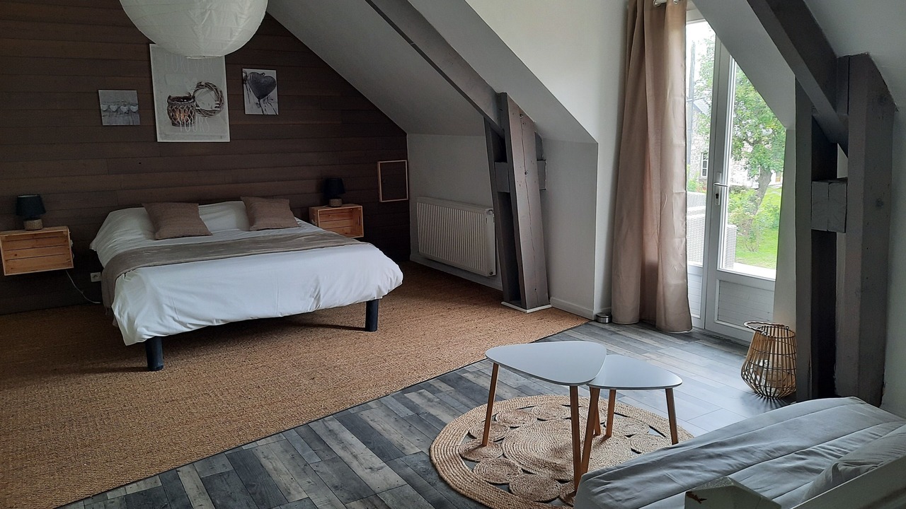 Photo of Bedroom in Neuilly-la-Foret