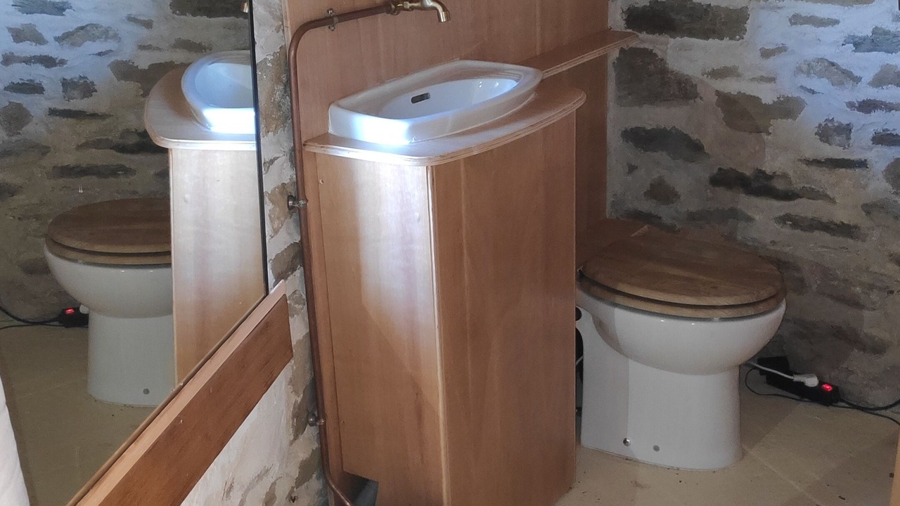 Photo of Bathroom in Curvalle