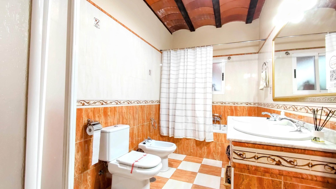 Photo of Bathroom in Villalgordo del Jucar