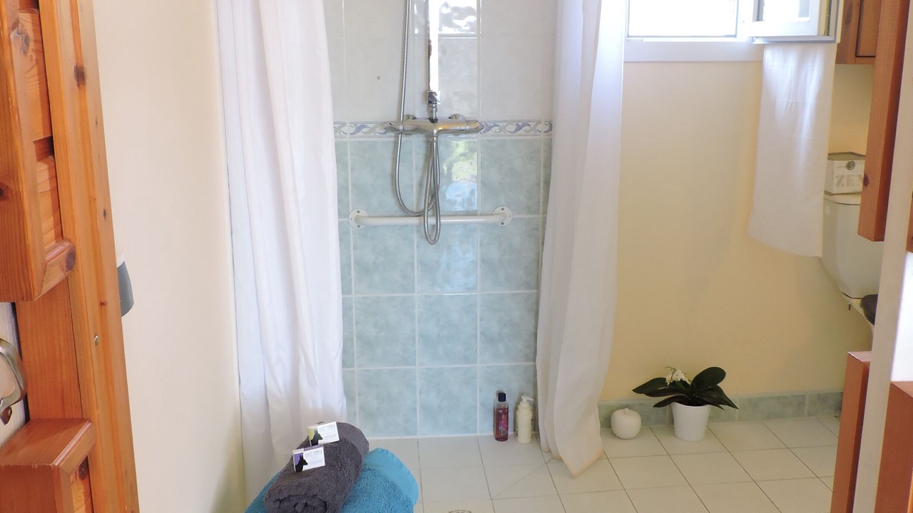 Photo of Bathroom in Peyrusse-Grande