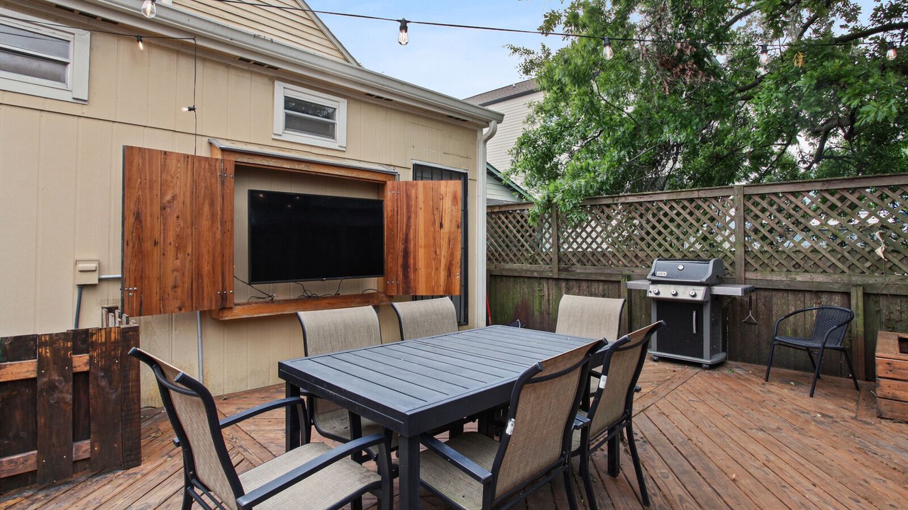 Photo of Outdoor in Freret