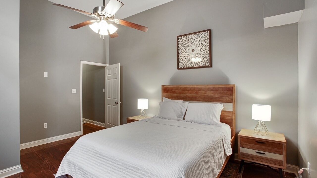 Photo of Bedroom in Freret