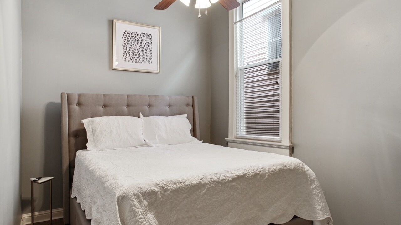 Photo of Bedroom in Freret