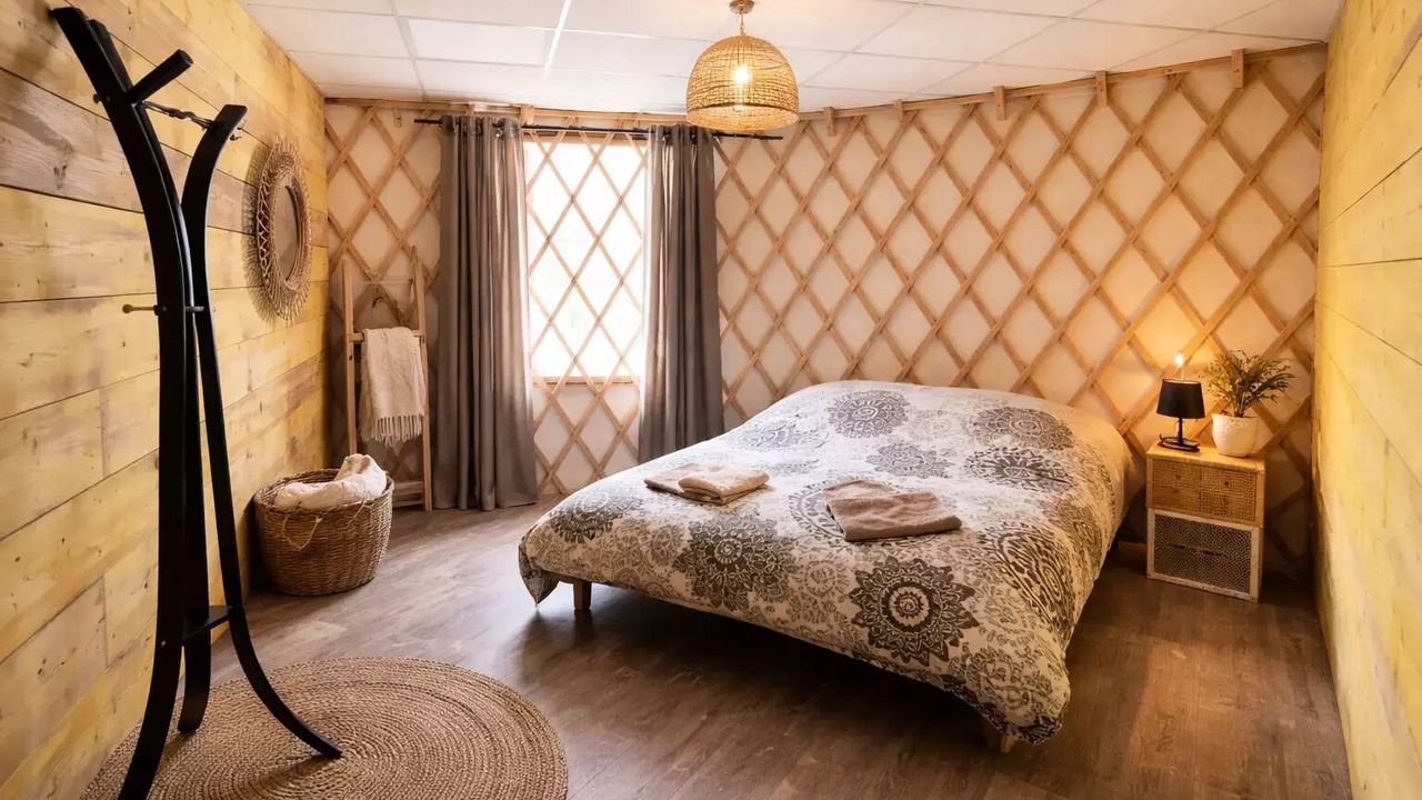Photo of Bedroom in Jumieges