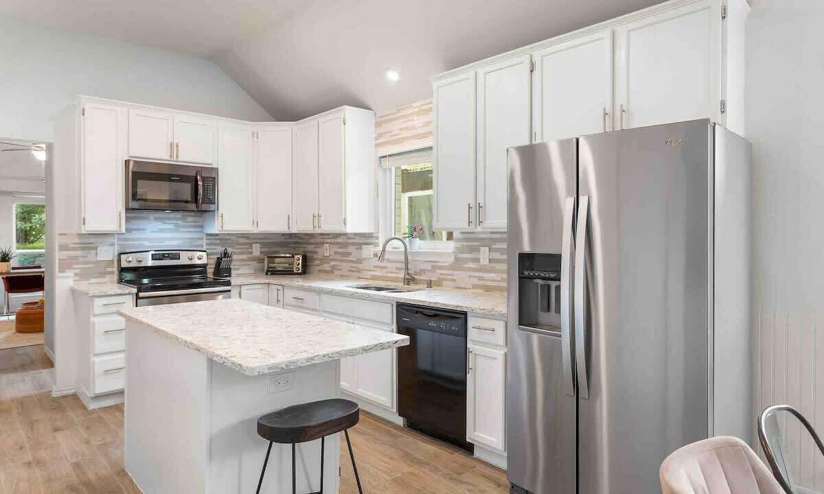 Photo of Kitchen in North Buttercup Creek