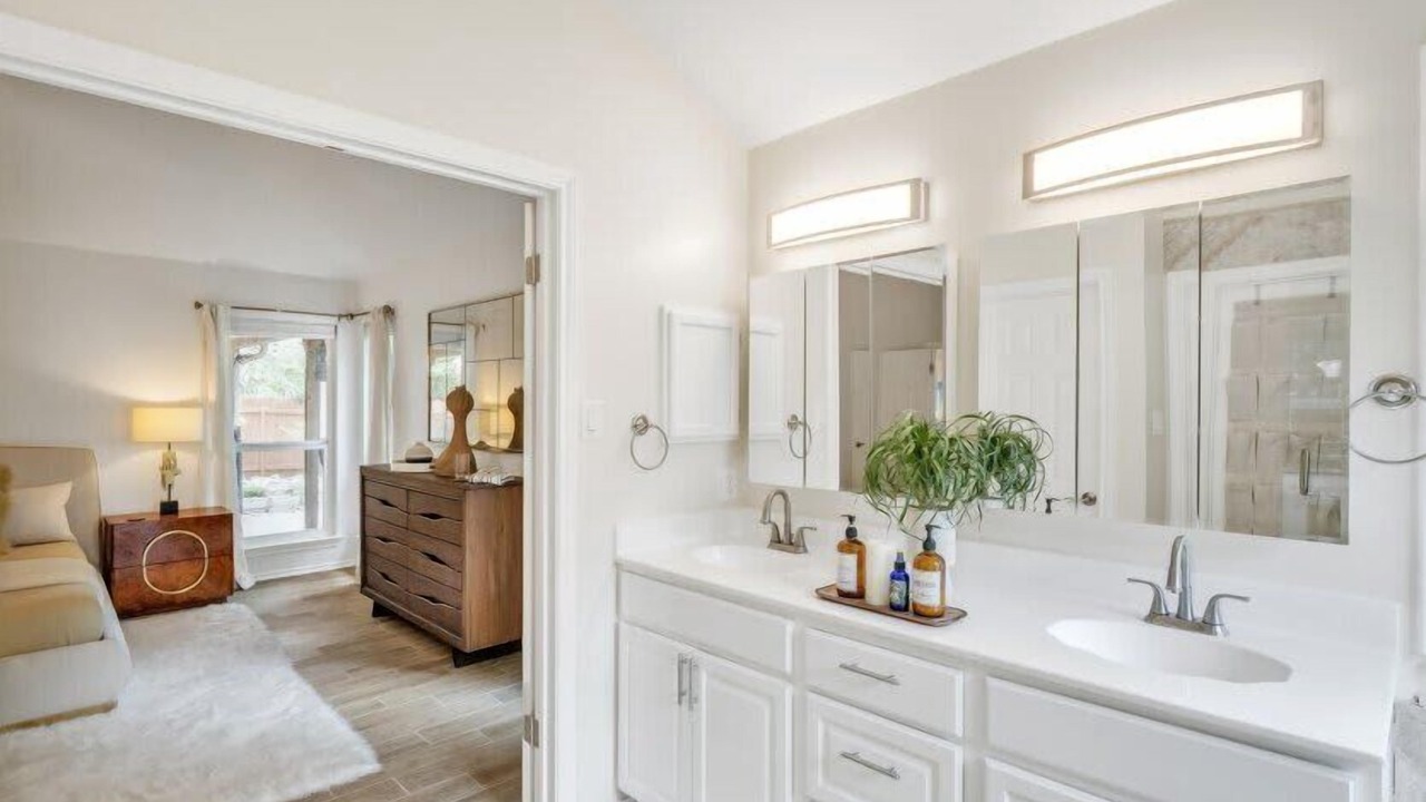 Photo of Bathroom in North Buttercup Creek