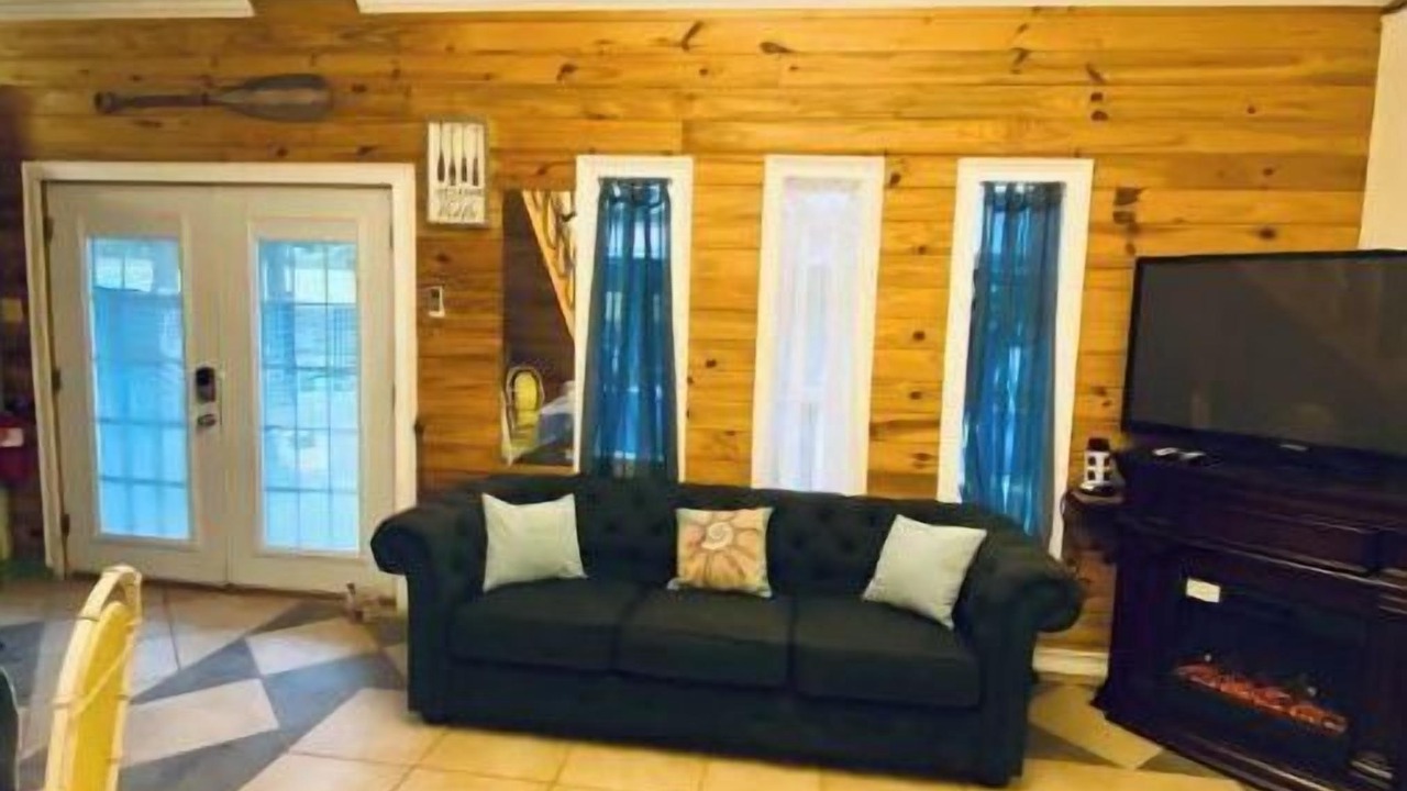 Photo of Livingroom in Laurel