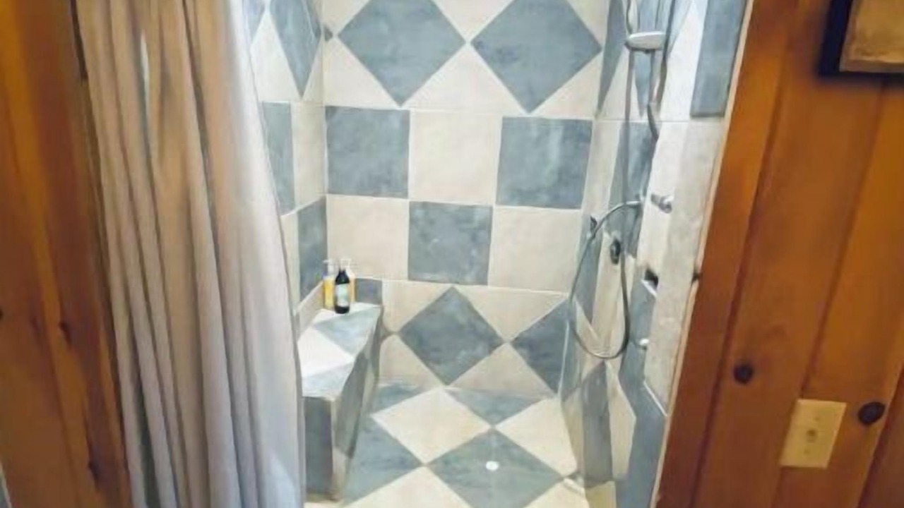 Photo of Bathroom in Laurel