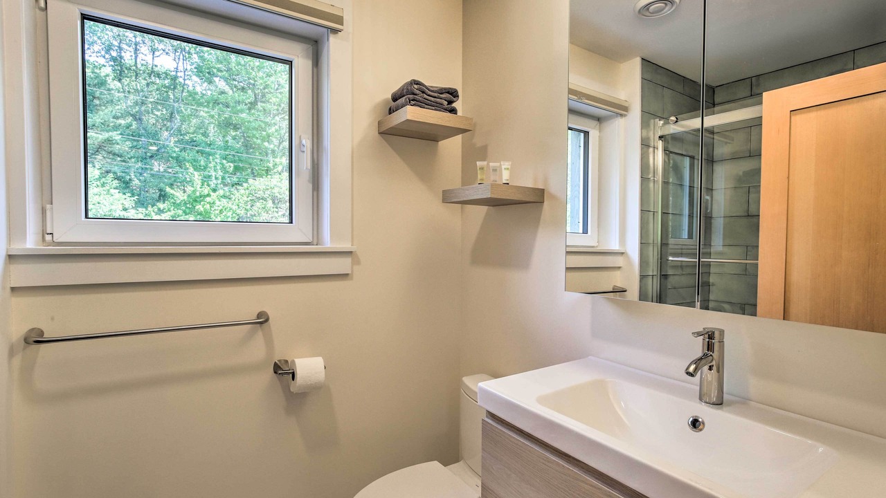 Photo of Bathroom in Garrison