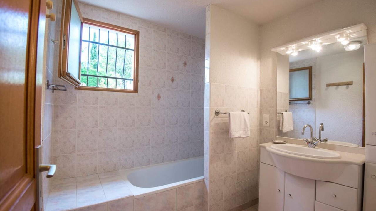 Photo of Bathroom in Quillan