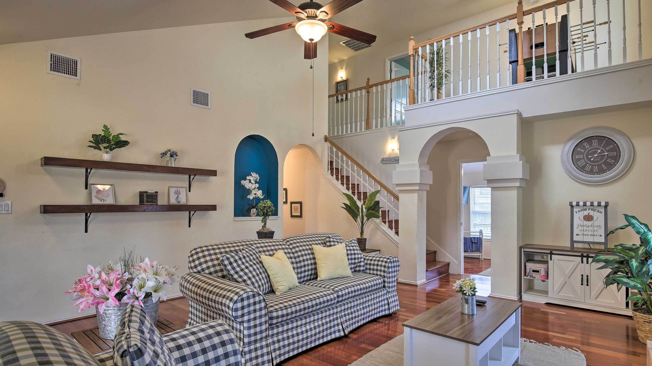 Photo of Livingroom in Oak Creek