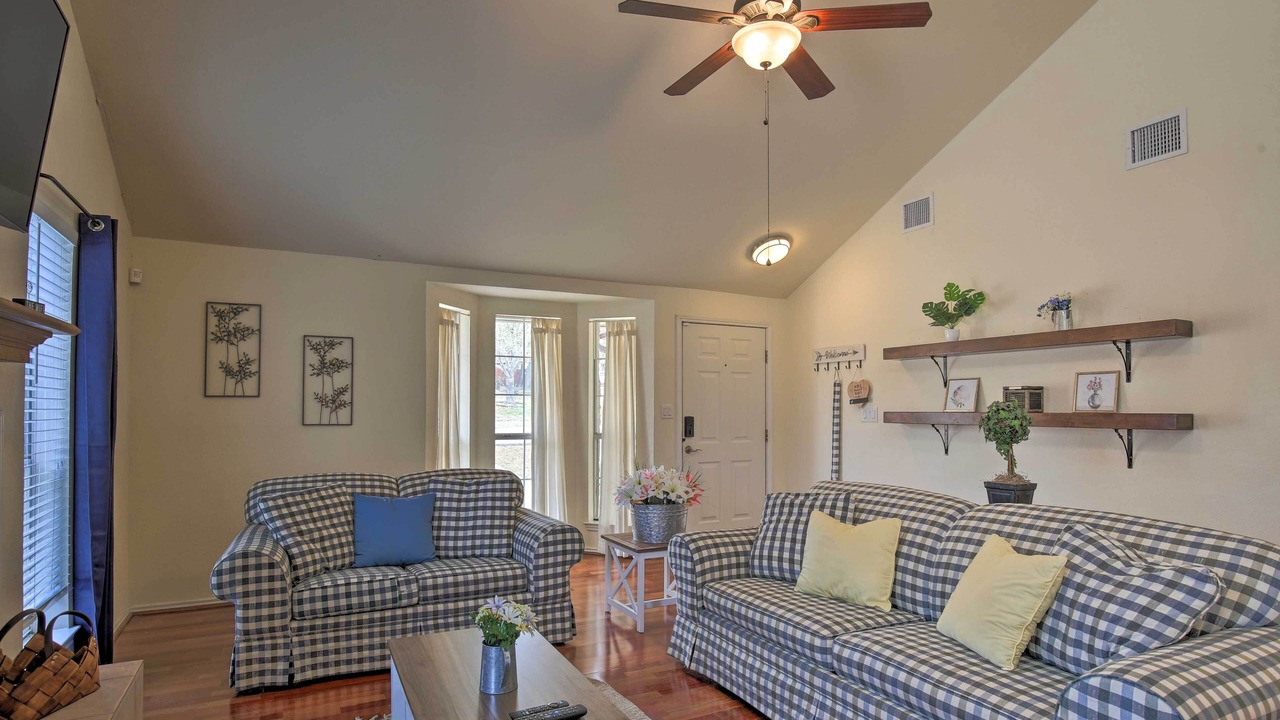 Photo of Bedroom in Oak Creek