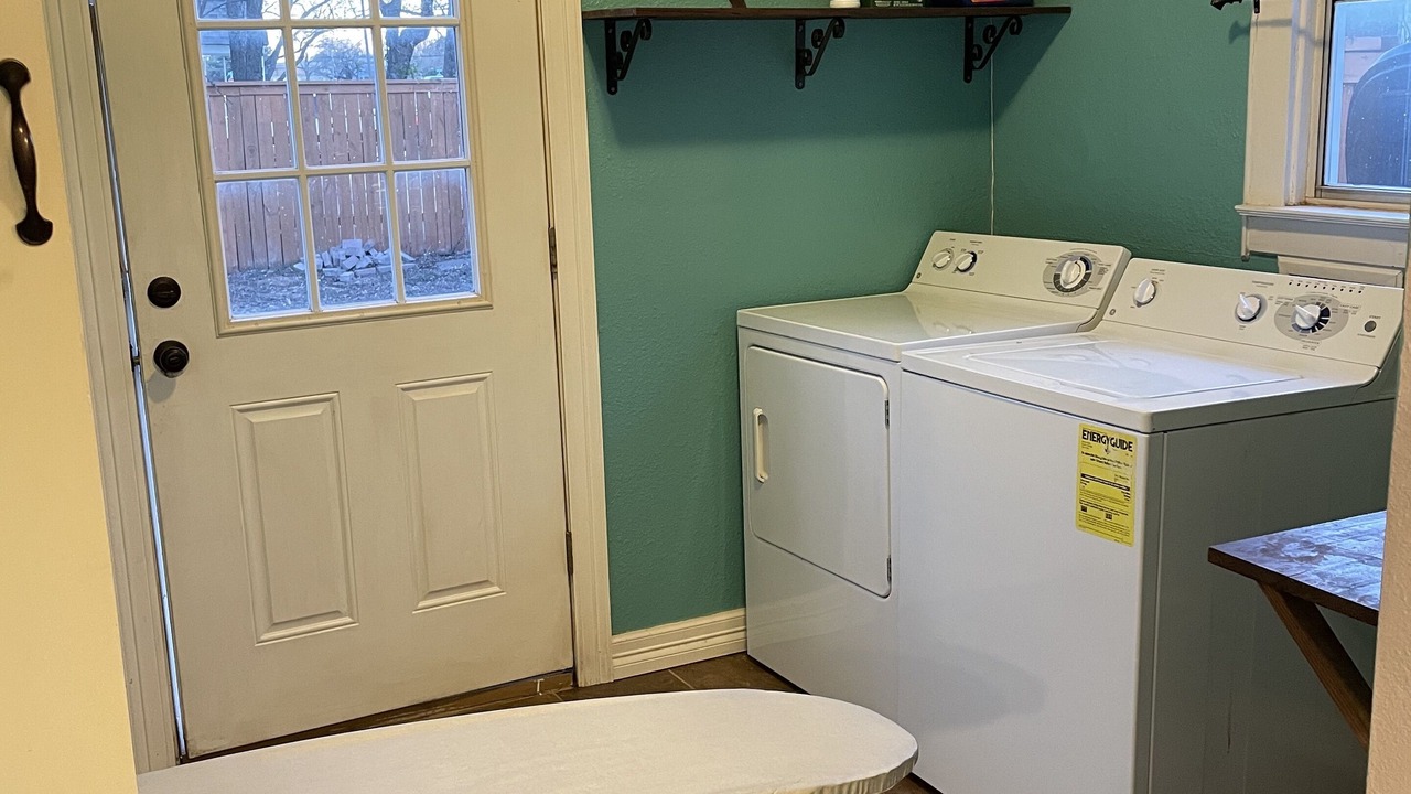 Photo of Bedroom in Sayles Blvd. Area