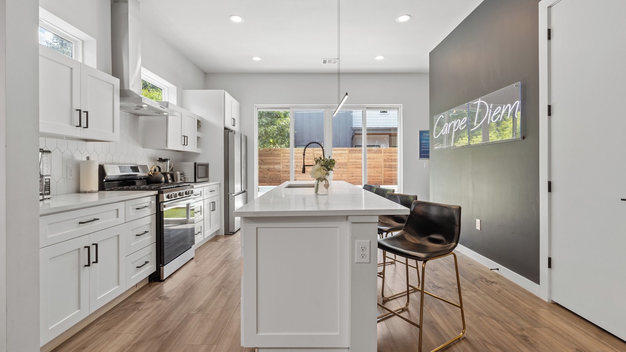 Photo of Kitchen in East Cesar Chavez