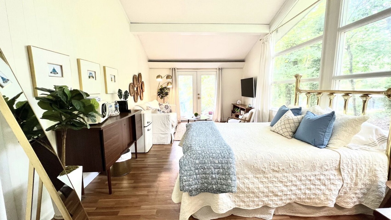 Photo of Bedroom in Stuart Heights - Rivermont