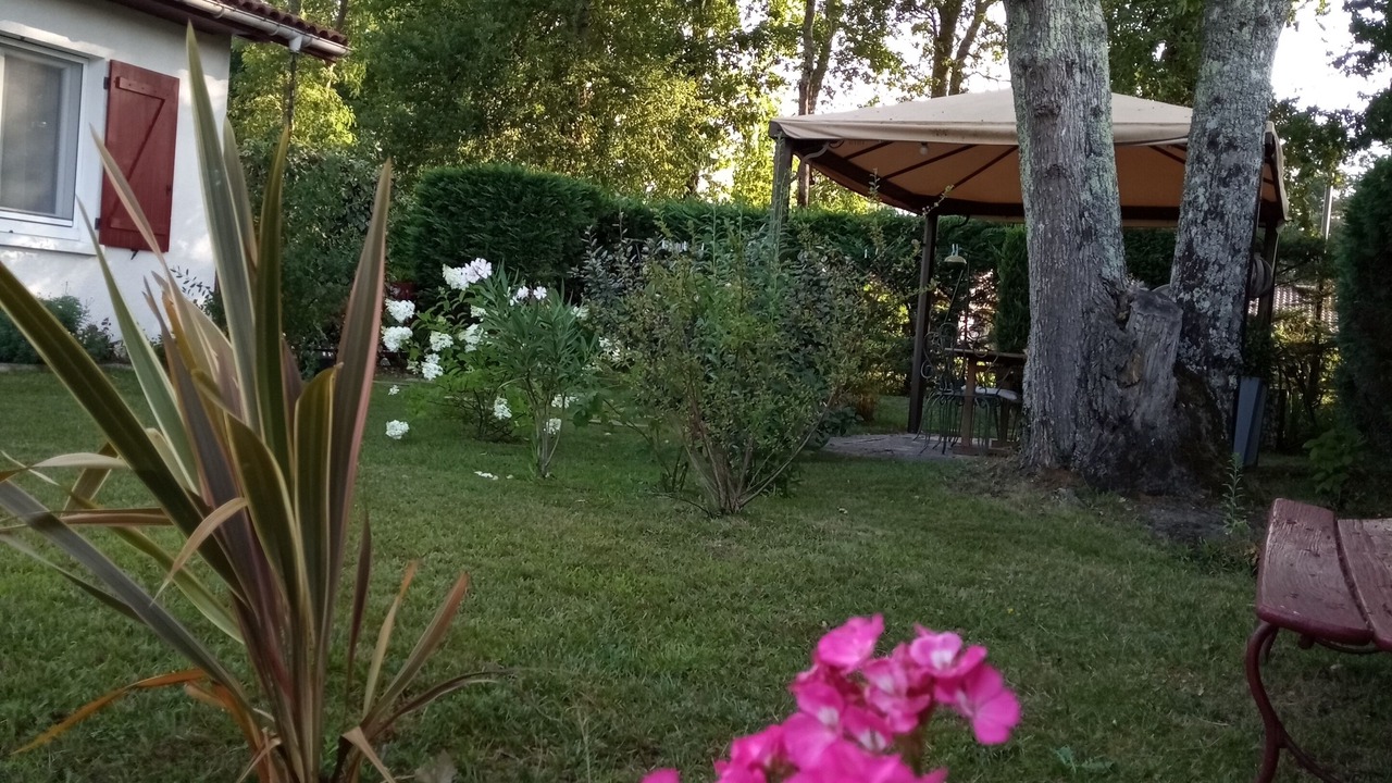 Photo of Outdoor in Lanton