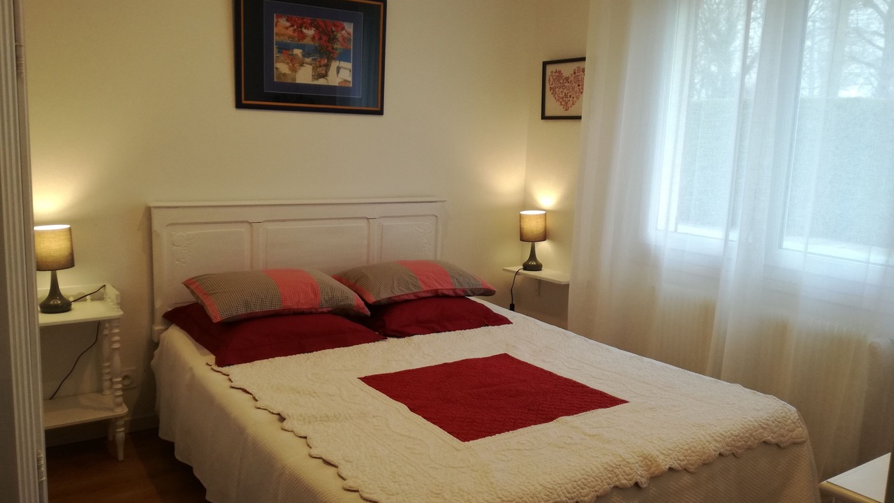 Photo of Bedroom in Lanton