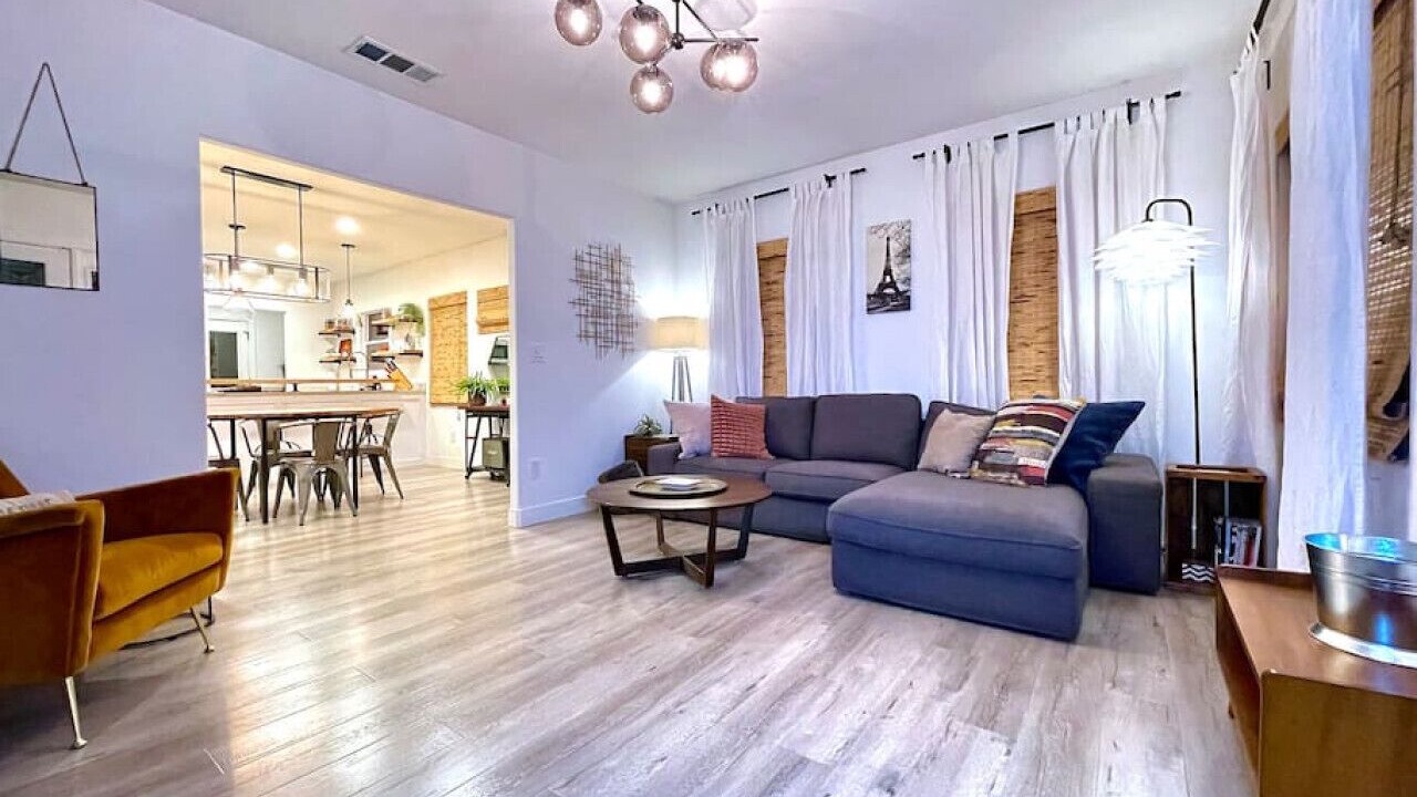 Photo of Livingroom in Central Sacramento