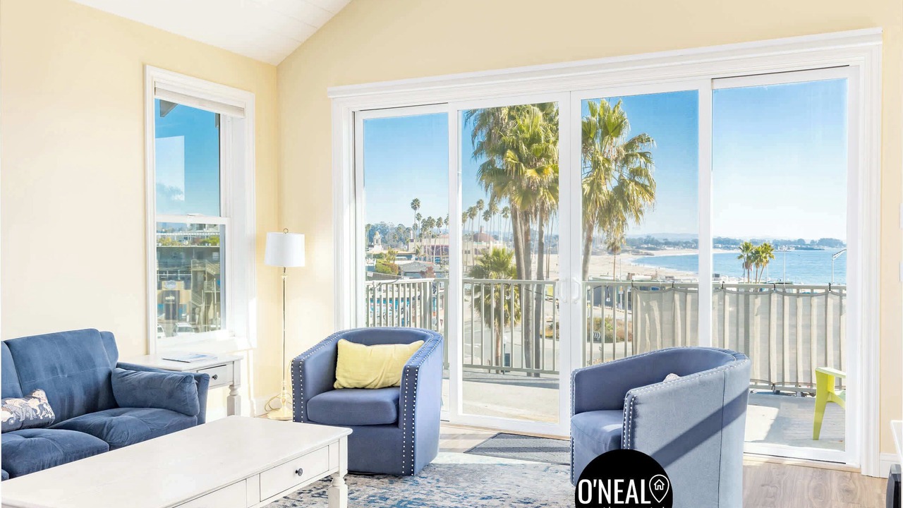 Photo of Livingroom in Westside Santa Cruz