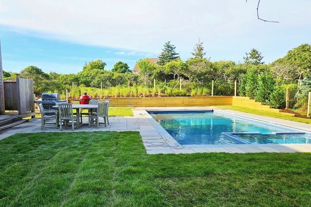 Photo of Outdoor in Tom Nevers