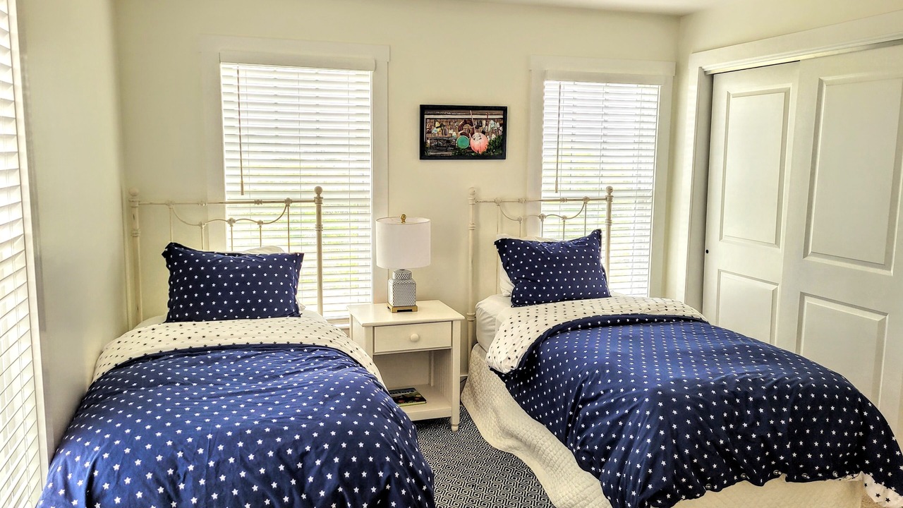 Photo of Others in Tom Nevers