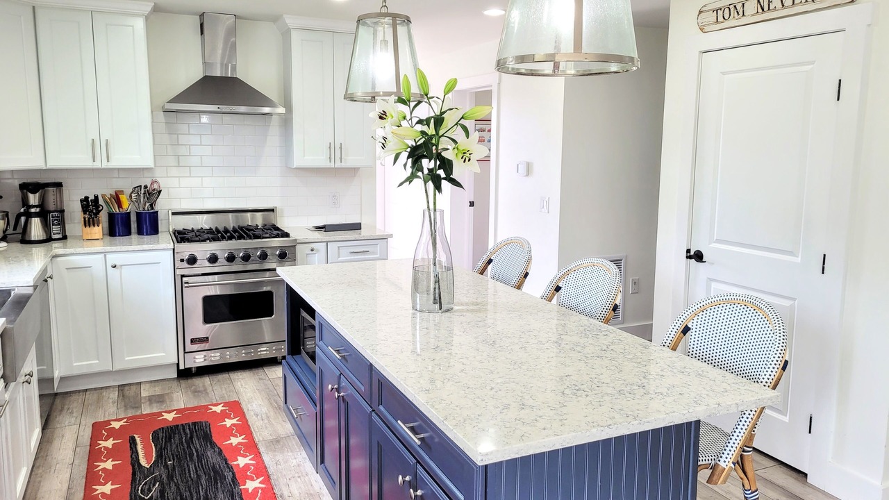 Photo of Others in Tom Nevers