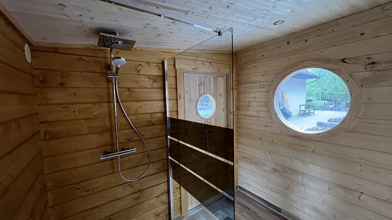 Photo of Bathroom in Mesnil Sous Les Cotes