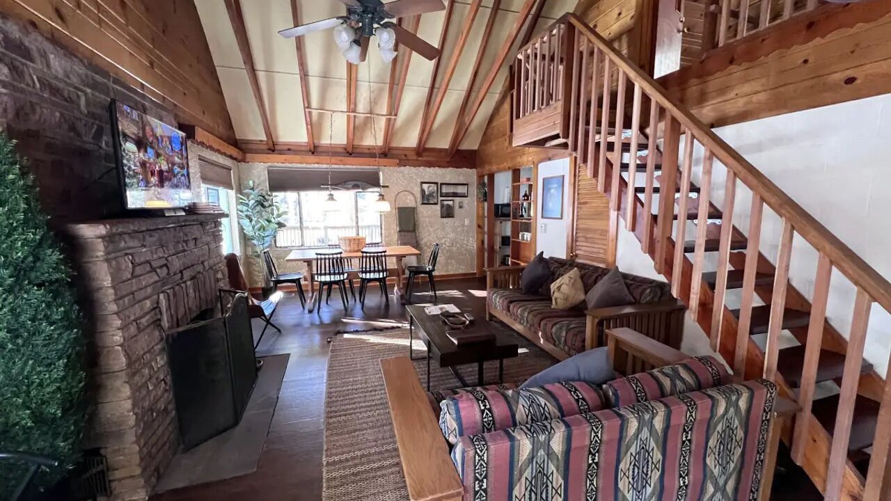 Photo of Livingroom in Drake
