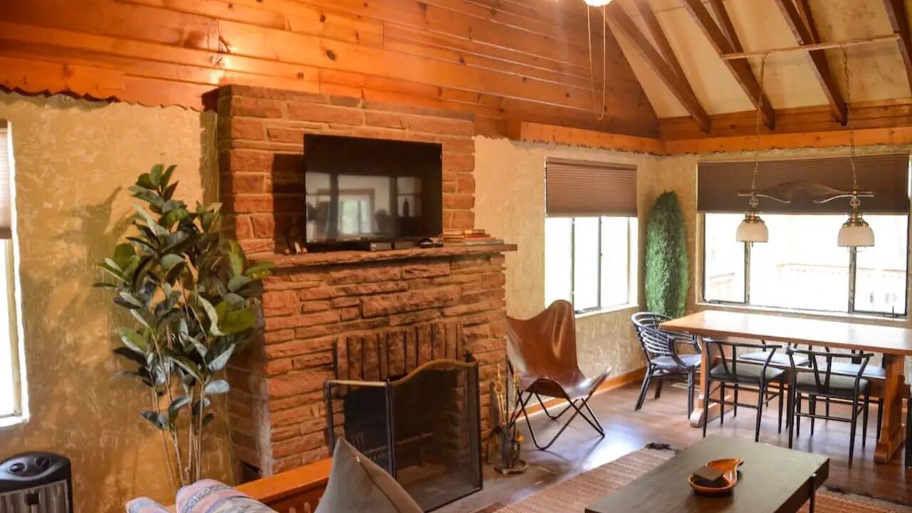Photo of Livingroom in Drake