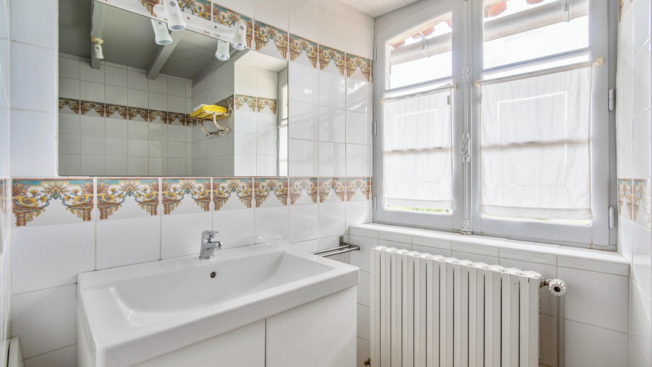 Photo of Bathroom in Salies