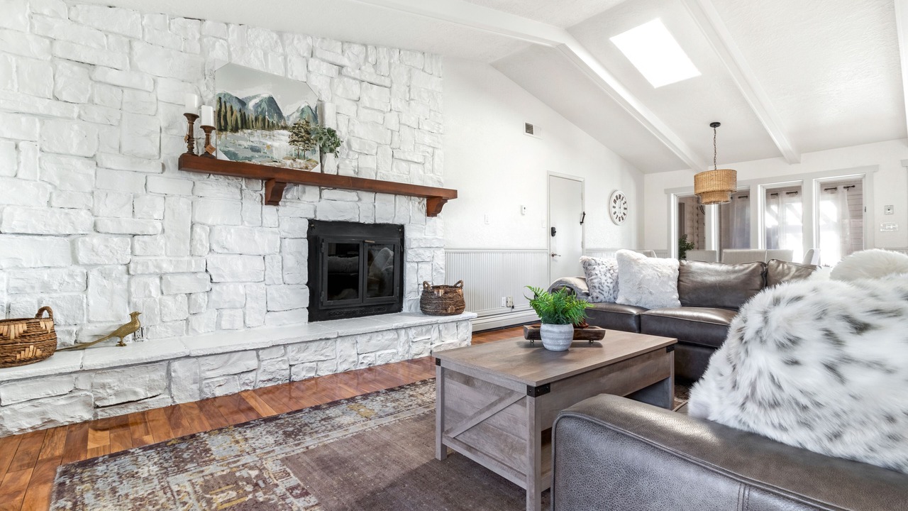 Photo of Livingroom in North Albuquerque Acres