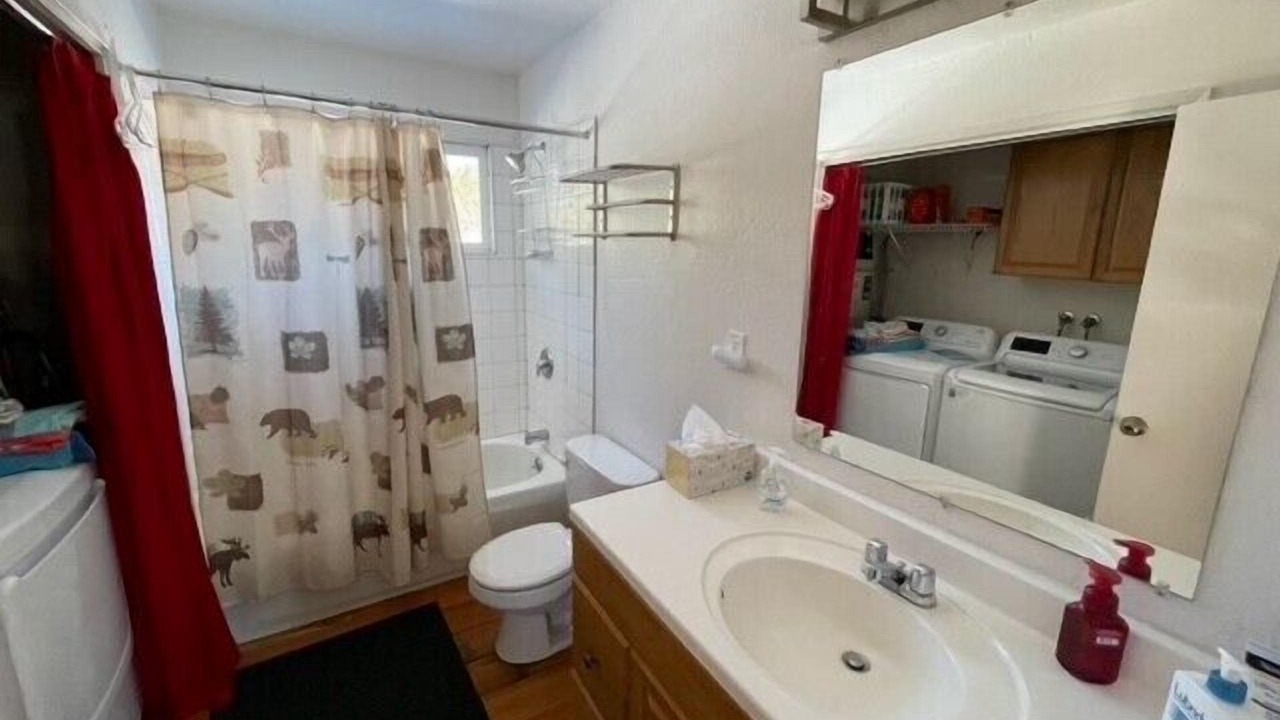 Photo of Bathroom in Pioneer Trail