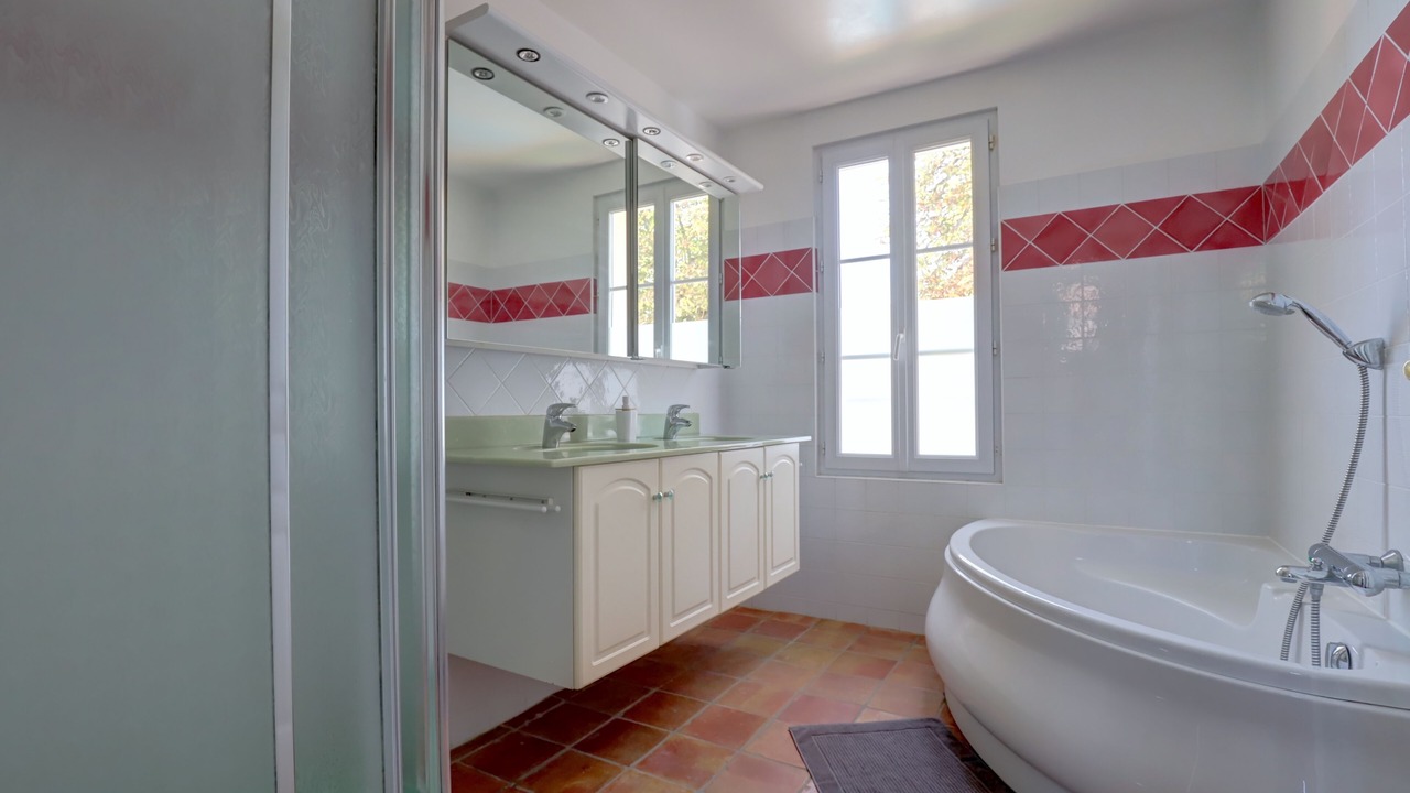 Photo of Bathroom in Ambres