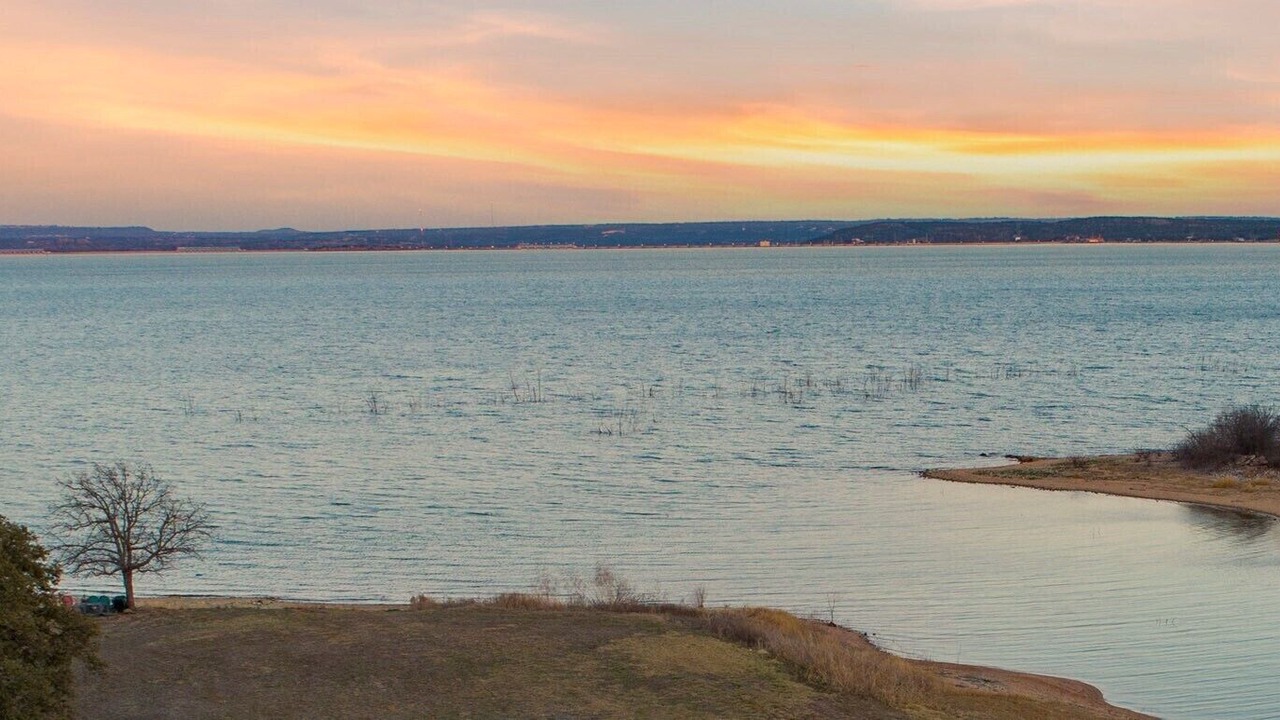 Photo of Outdoor in Buchanan Dam