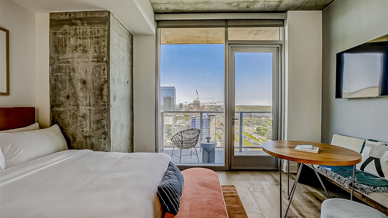 Photo of Bedroom in Rainey Street Historic District