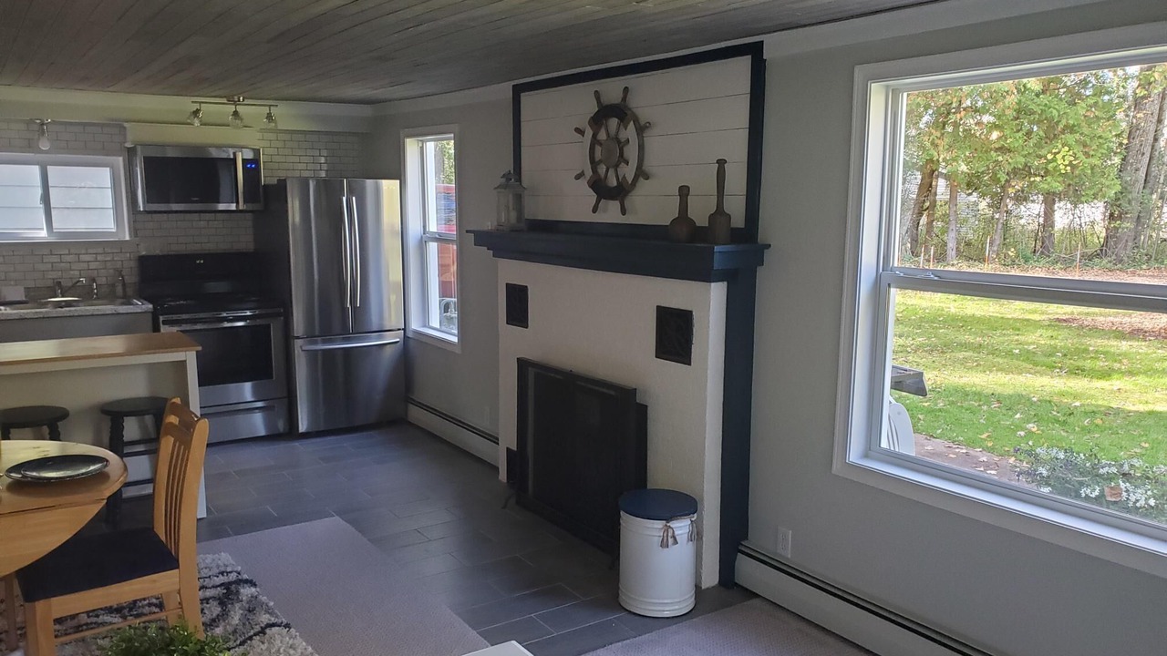 Photo of Livingroom in East Jordan
