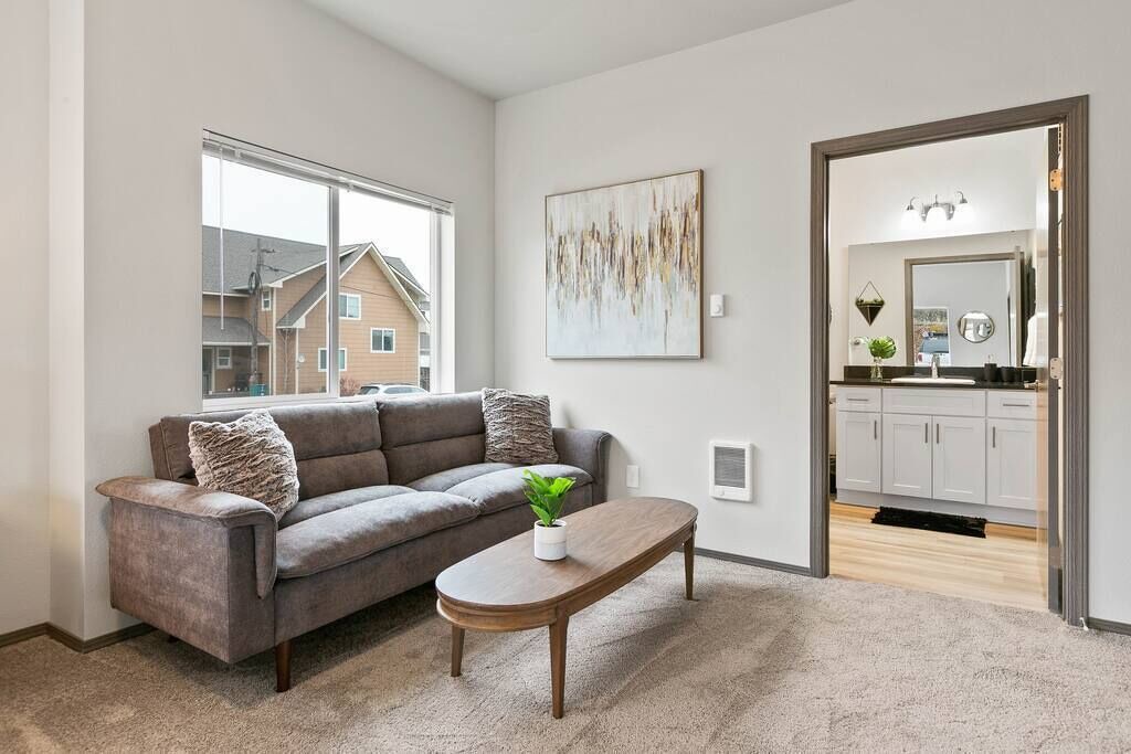 Photo of Livingroom in South Perry District