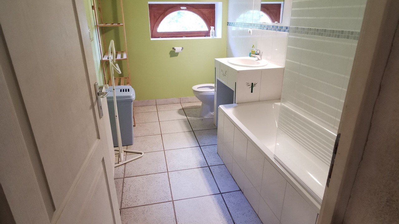 Photo of Bathroom in Villiers-au-Bouin