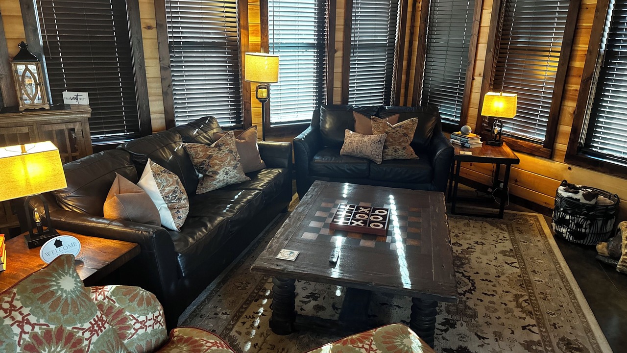 Photo of Livingroom in Broken Bow