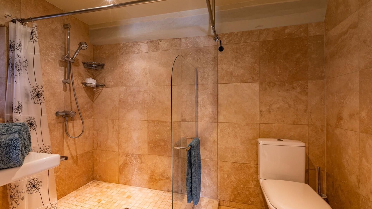 Photo of Bathroom in Puygaillard-de-Lomagne