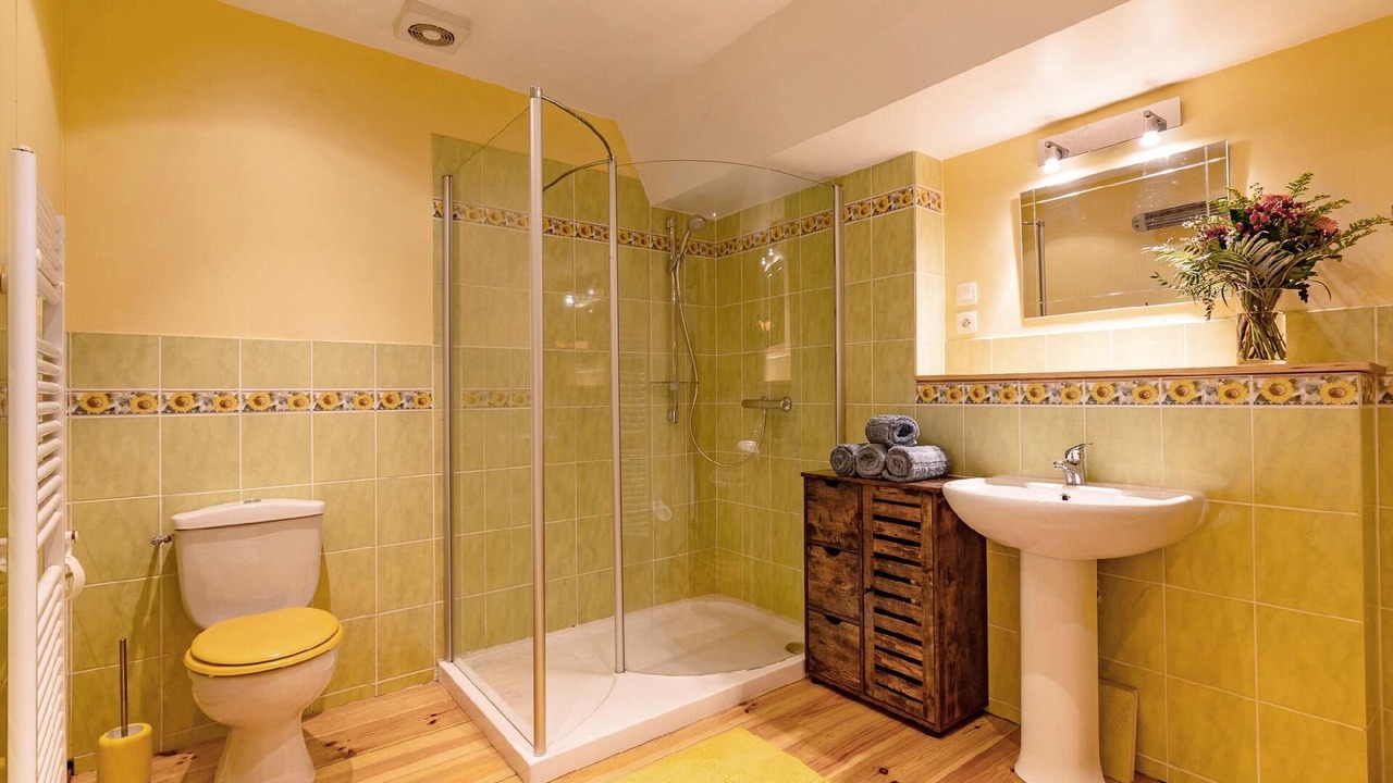 Photo of Bathroom in Puygaillard-de-Lomagne