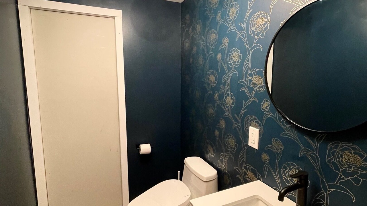 Photo of Bathroom in Swan Lake