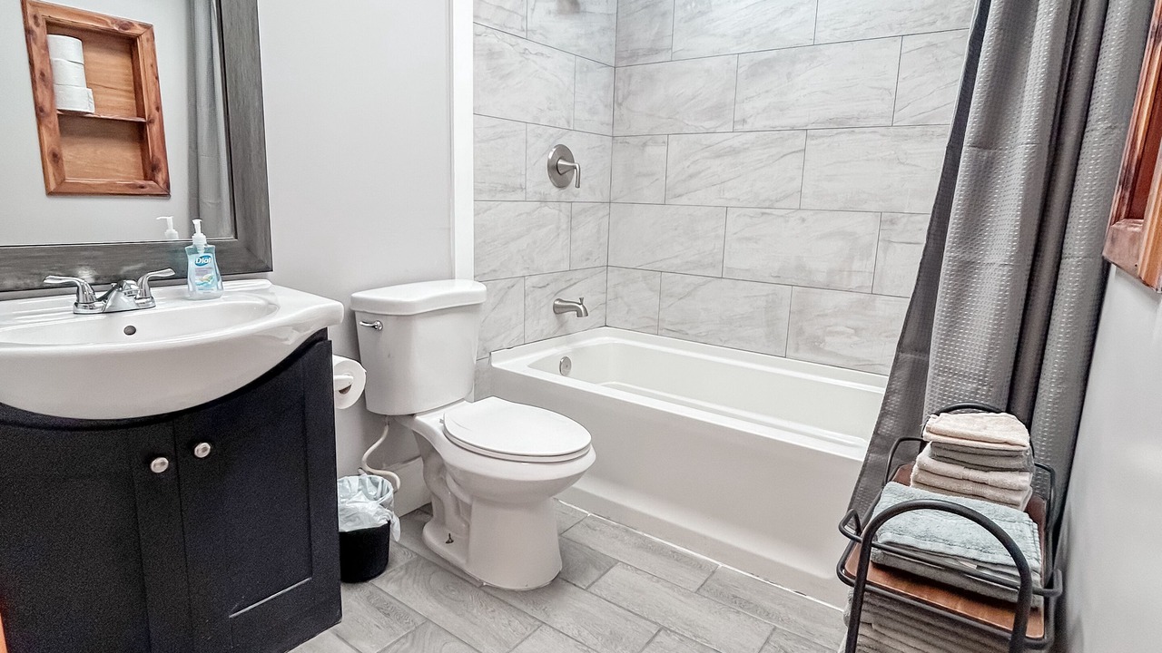 Photo of Bathroom in Elgin