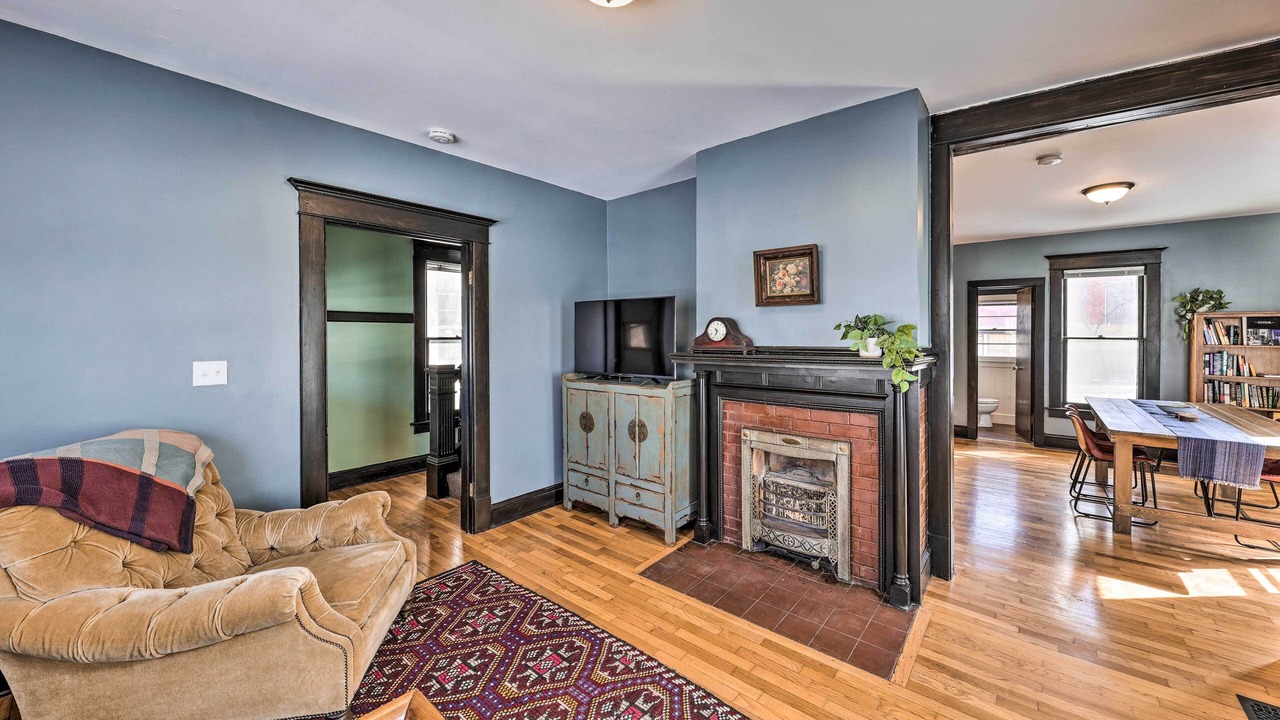 Photo of Bedroom in Lawrence